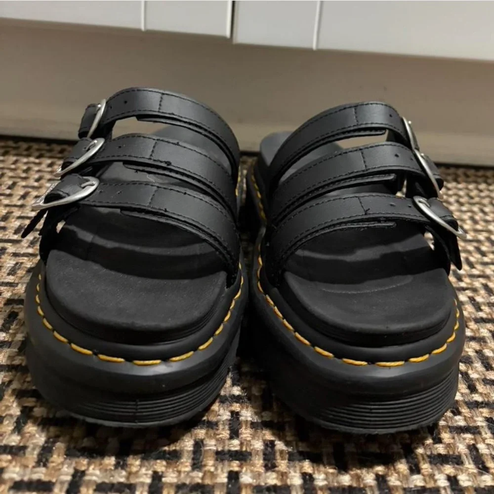 Dr. Martens Women's Blaire Slide Size 7 - Picture 4 of 7